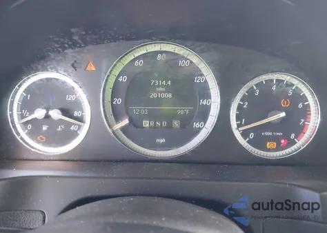 2008 Mercedes-Benz C 300 Luxury/Sport z USA, uszkodzony, nr VIN WDDGF54X48F122781